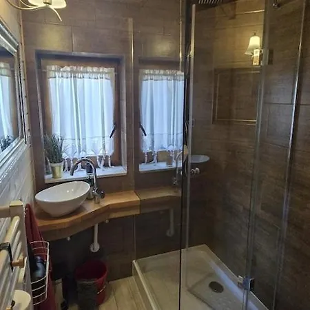 Home, Private Sauna And Jacuzzi Nyaraló Lipusz