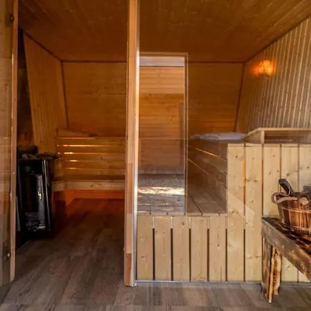 Home, Private Sauna And Jacuzzi * Lipusz